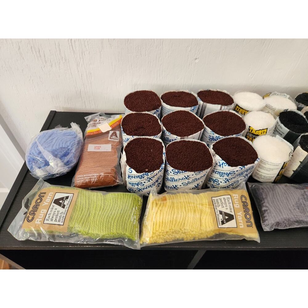 Large Latch Hook Rug Yarn Lot Bucilla Bernat Caron Columbia Mixed Colors - Picture 3 of 15